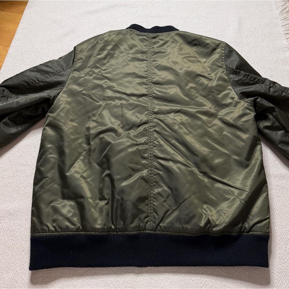 GUESS Men’s Olive Green Bomber Jacket Pocket Triangle Logo XL - Picture 9 of 10